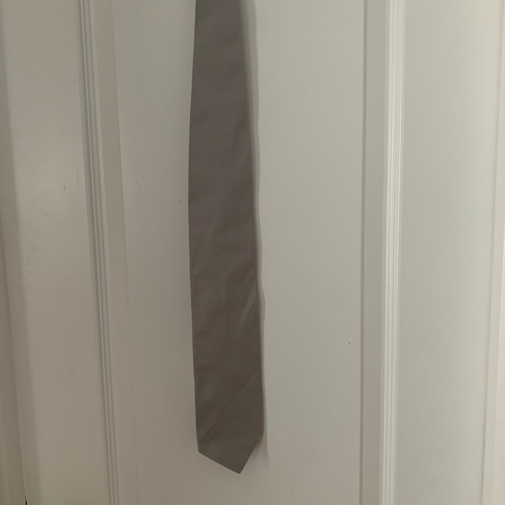 Hugo Boss sliver tie